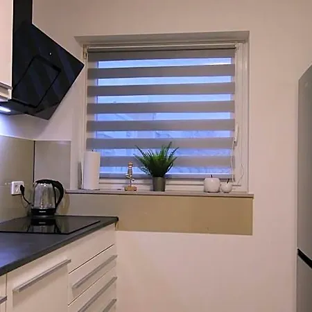 Grazzoo | 1x Einzel- 2x Doppelzimmer 3x Smart Tv Hotel Wolfsburg