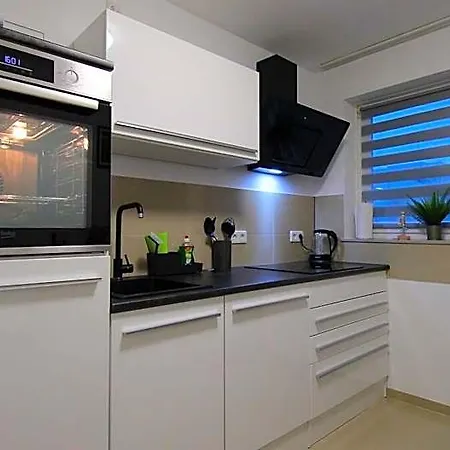 Hotel Grazzoo | 1x Einzel- 2x Doppelzimmer 3x Smart Tv Wolfsburg