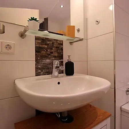 Szálloda Grazzoo | 1x Einzel- 2x Doppelzimmer 3x Smart Tv 3*